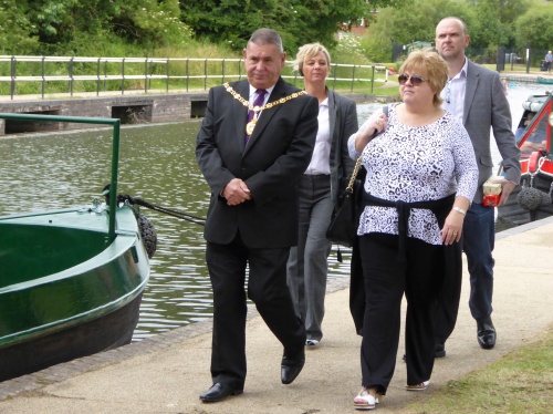 Walsall's Mayor, Pete Smith, climbed of the fence and came to audition for the part of Mr. Beige in the new production of Barr Beacon Reservoir Dogs.